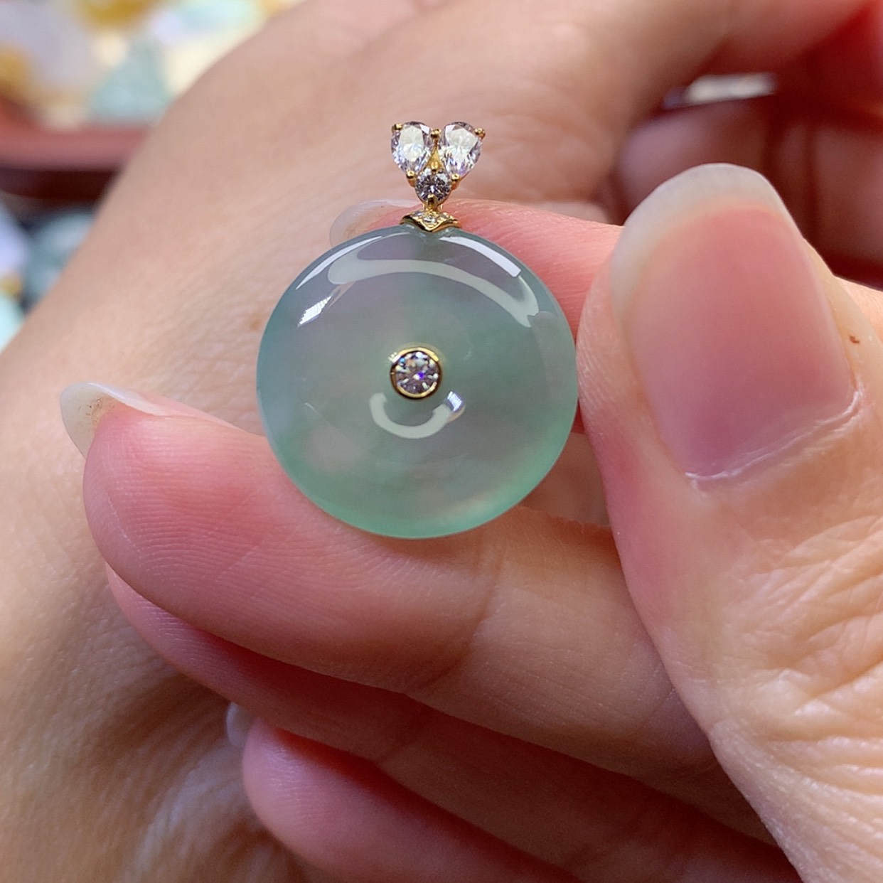 【闪购商品】吊坠(赠链)18K金镶嵌翡翠