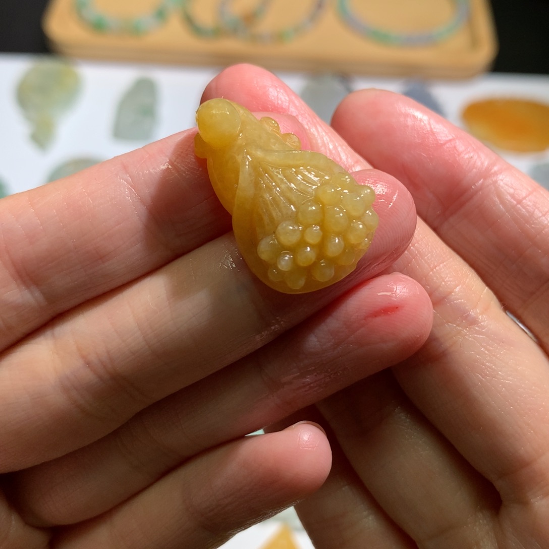 定制翡翠未镶嵌花