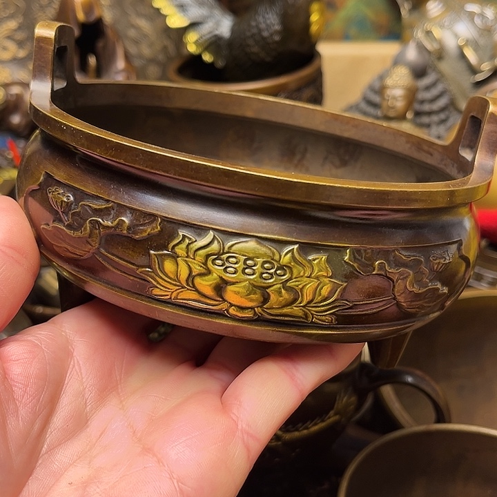 精美铜器批发档口