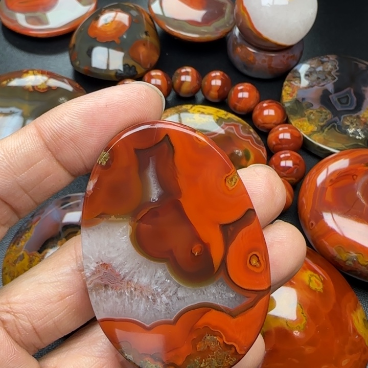 婉***晨玛瑙/玉髓未镶嵌原矿玛瑙项链牌子