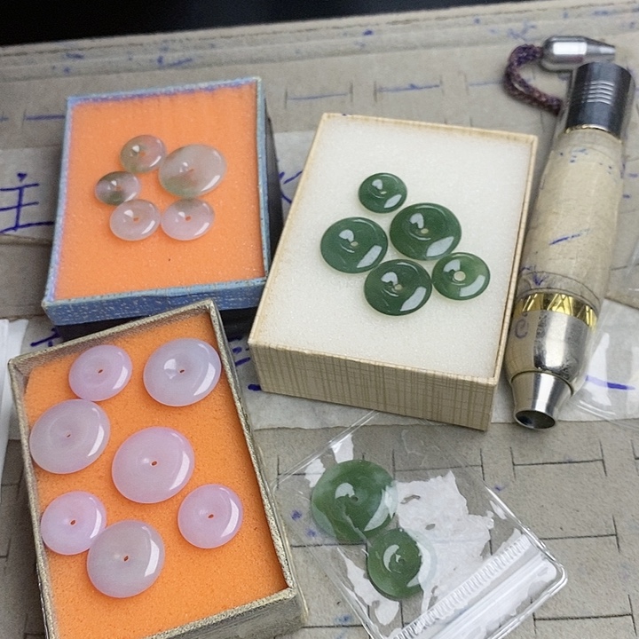 定制翡翠未镶嵌蟑*?拍一发一