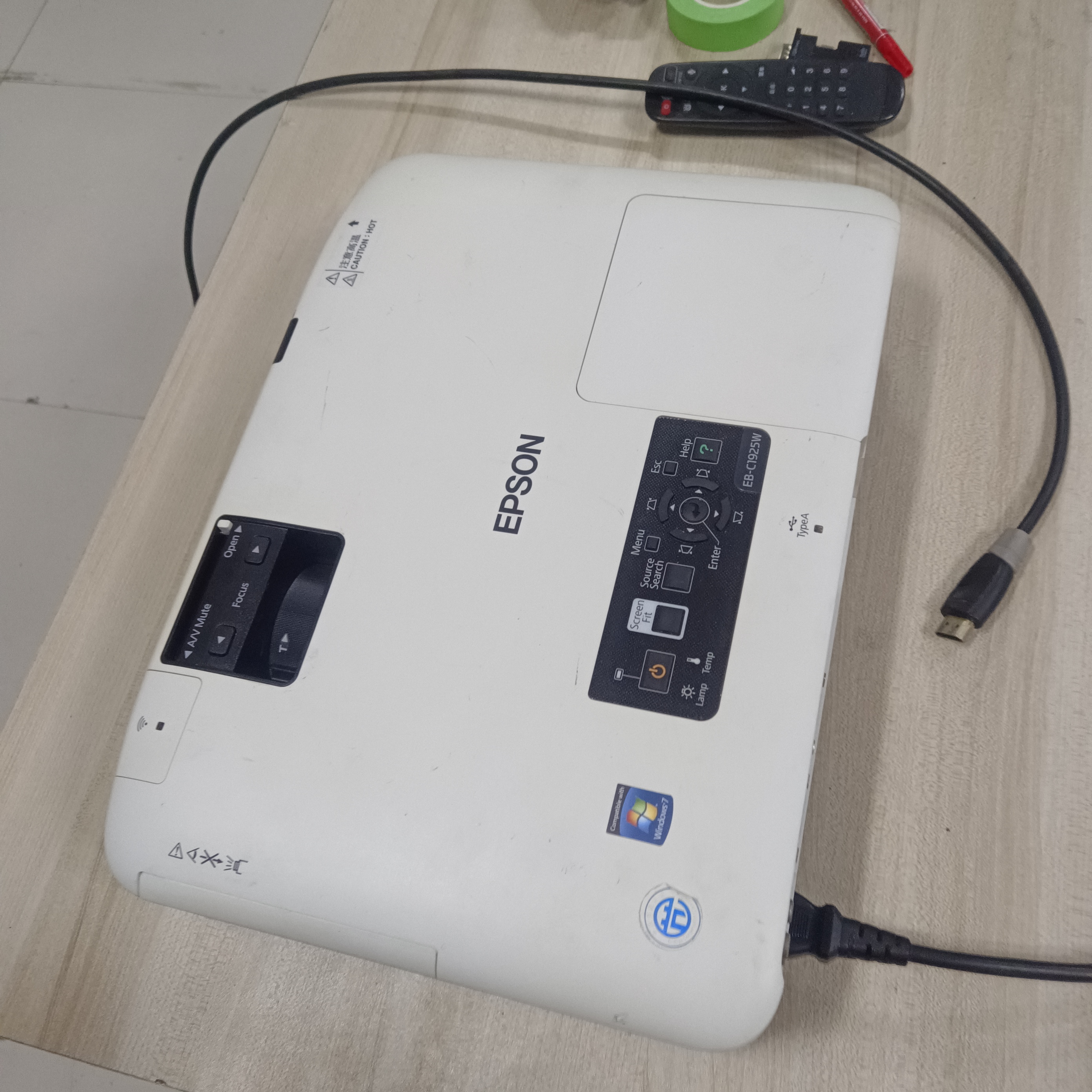 9新 Epson/爱普生 二手爱普生投影仪运费自理