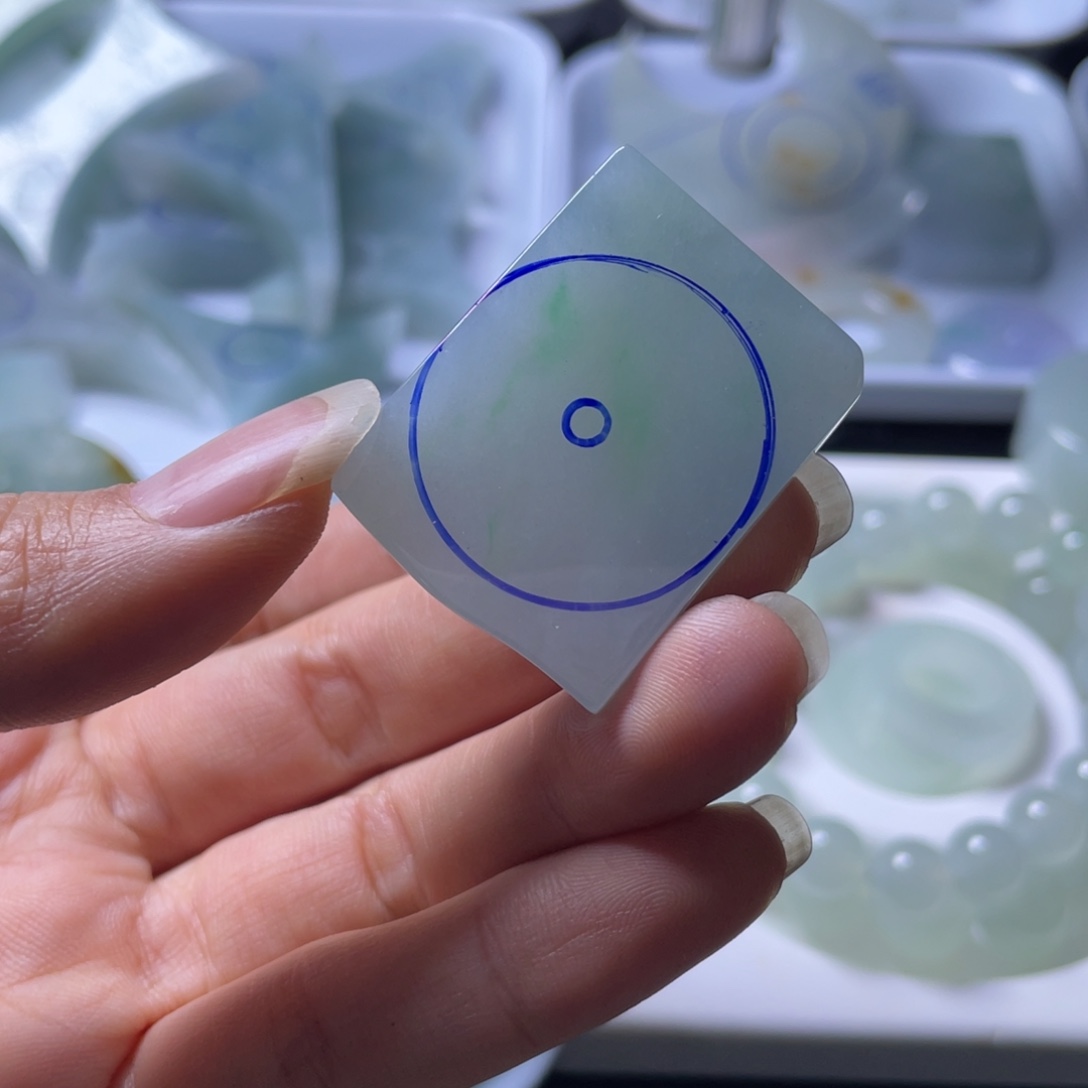 定制翡翠未镶嵌金丝绿平安扣包工