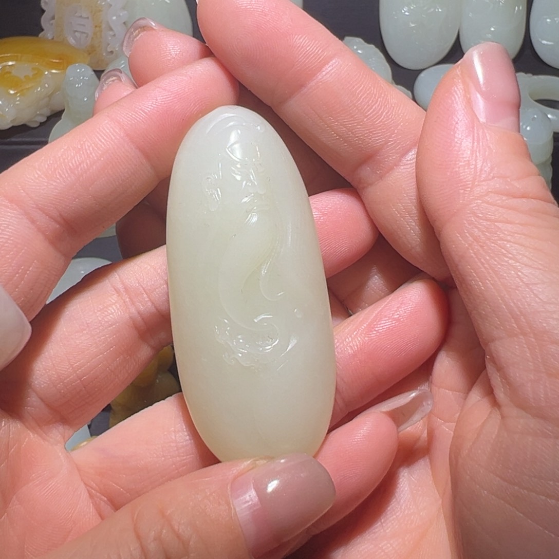 颈饰未镶嵌和田玉开**乐