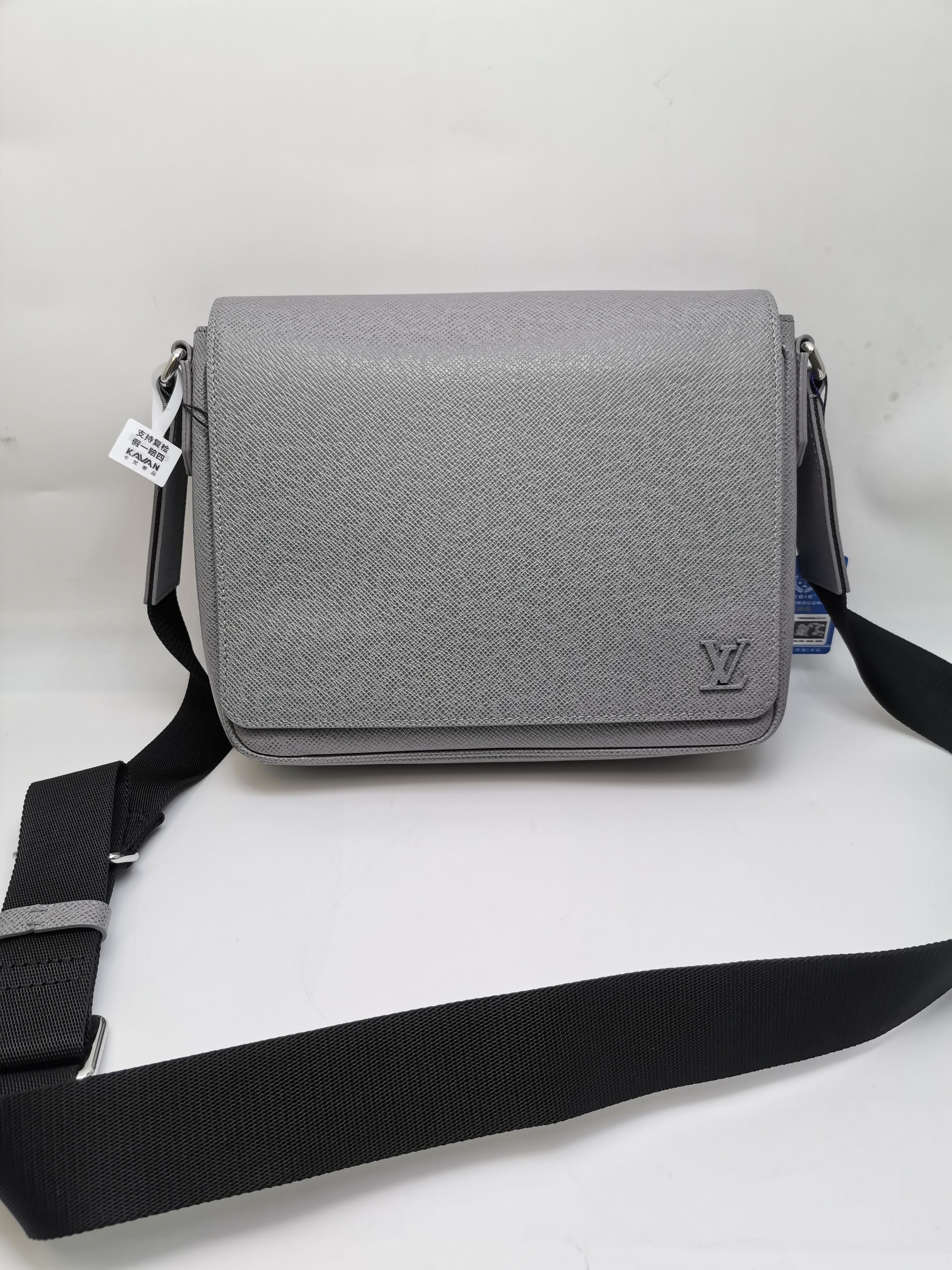 99新 LouisVuitton/路易威登 17997 LV灰色全皮翻盖斜挎包