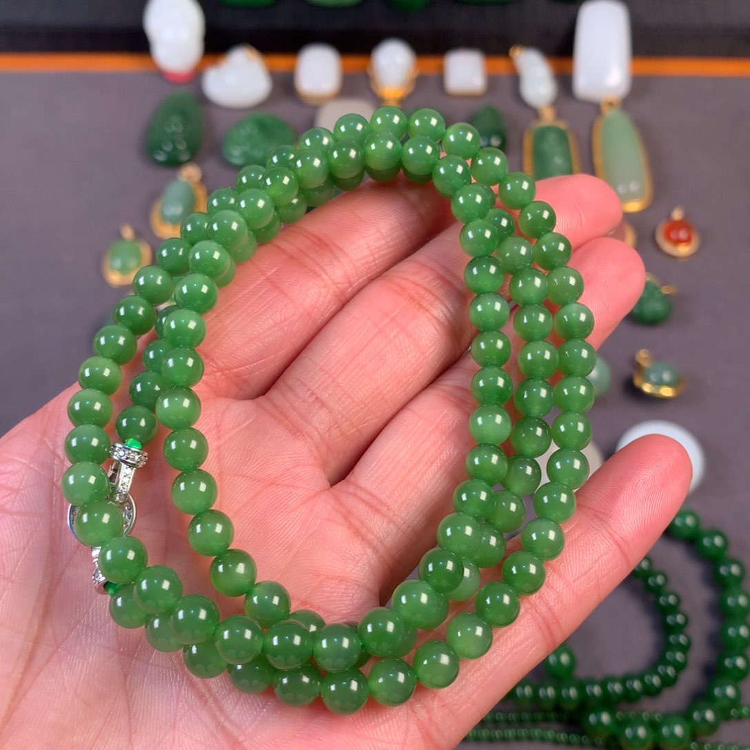 和田玉颈饰未镶嵌