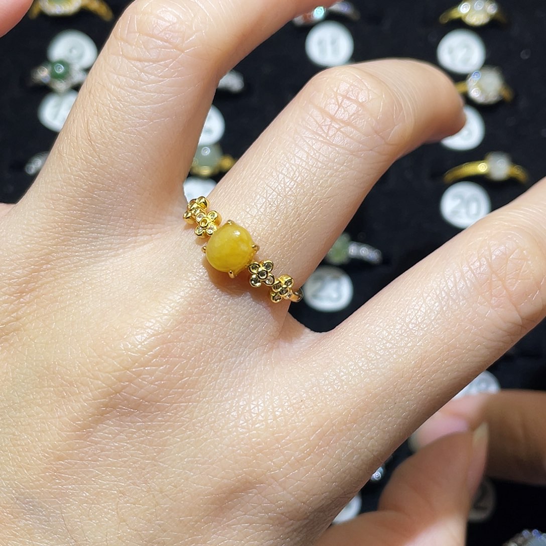 翡翠未镶嵌戒指戒指