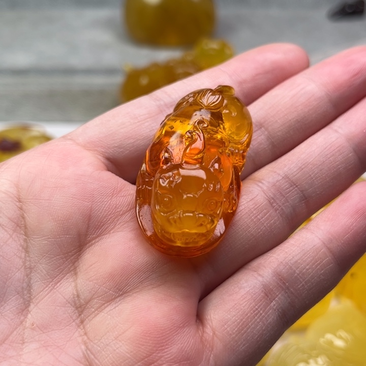 琥珀颈饰未镶嵌琥珀蜜蜡