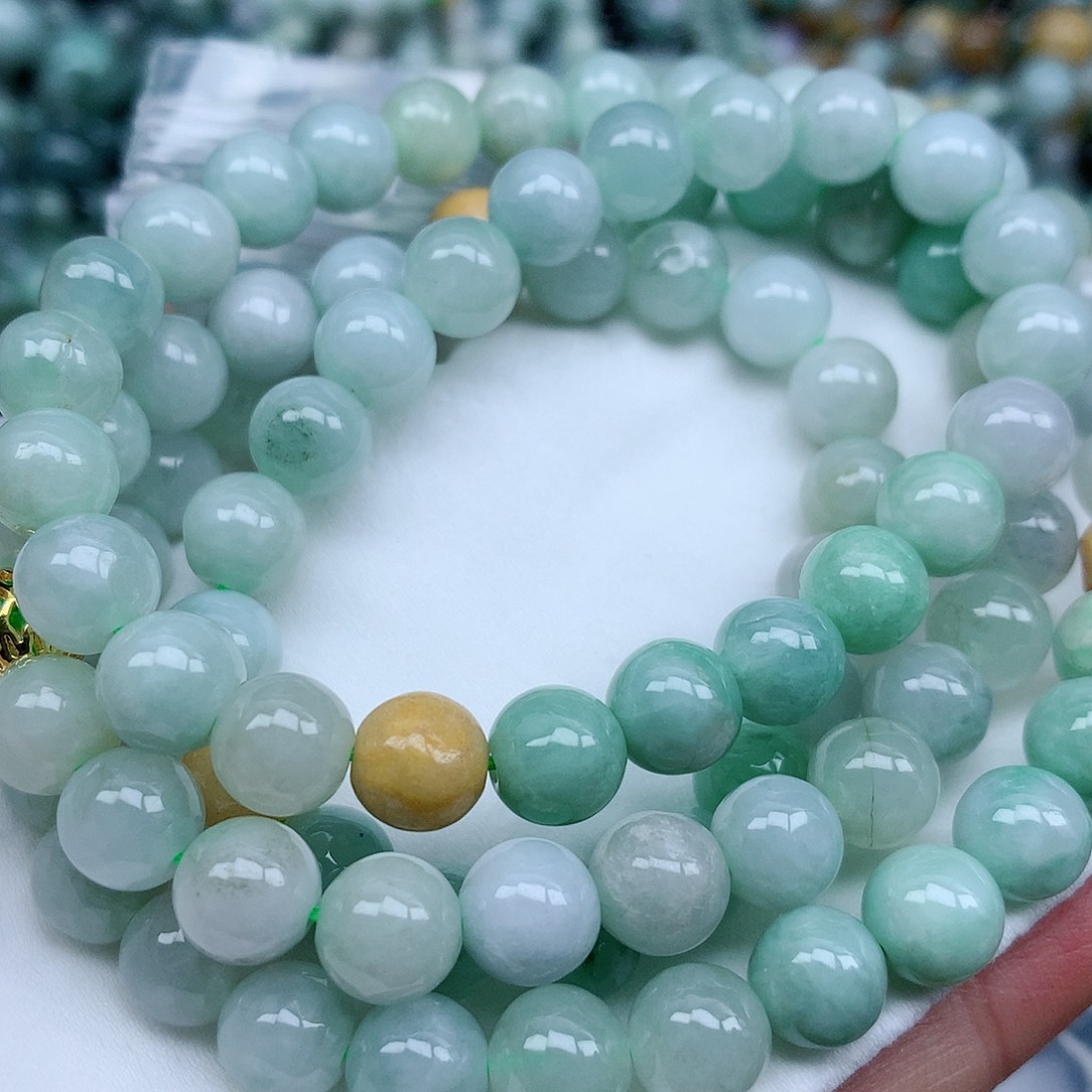 翡翠颈饰未镶嵌手串