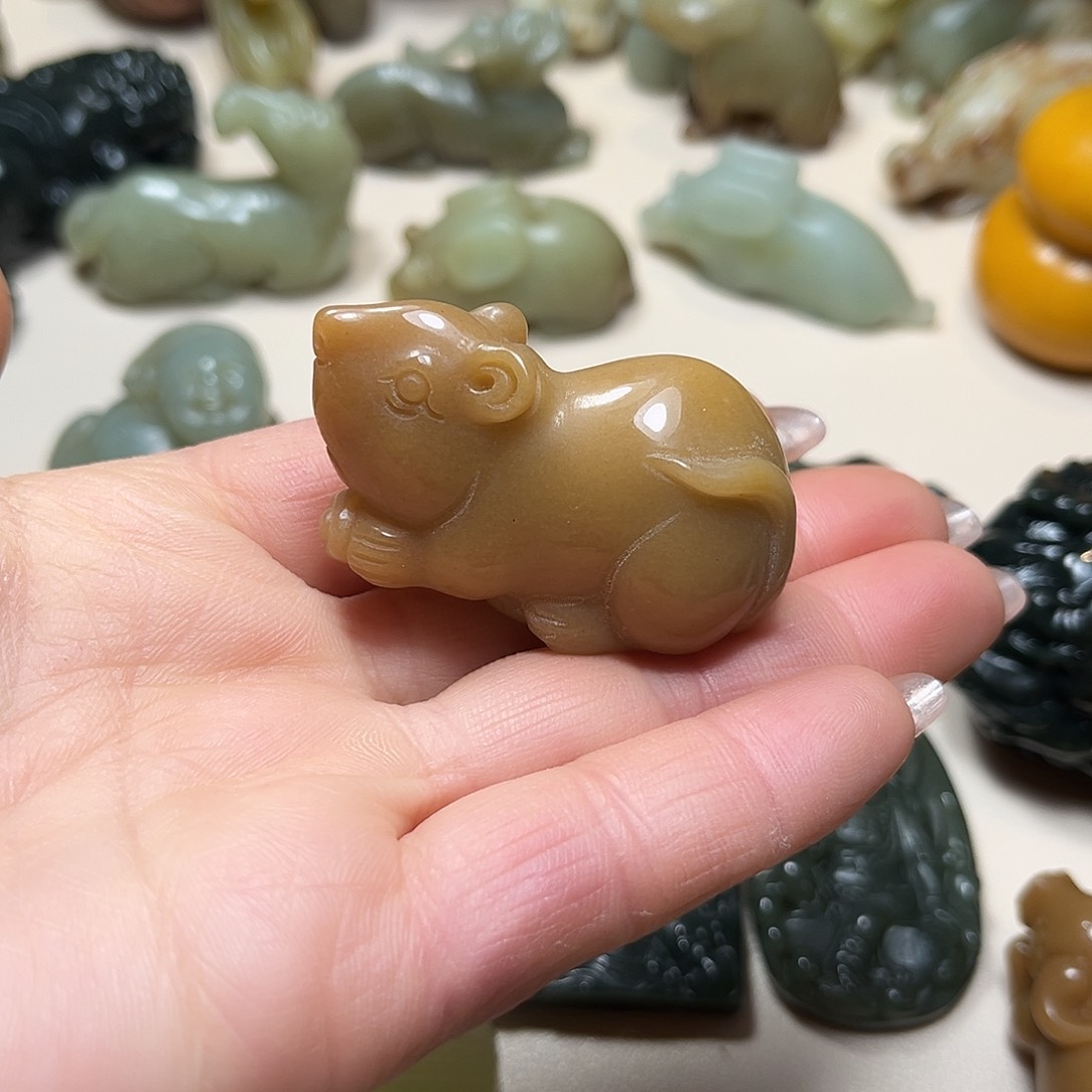 白玉菩提吊坠白玉菩提吊坠