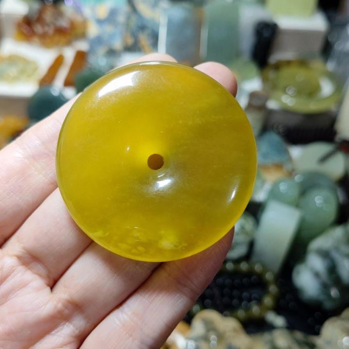 轻***月岫玉未镶嵌平安扣