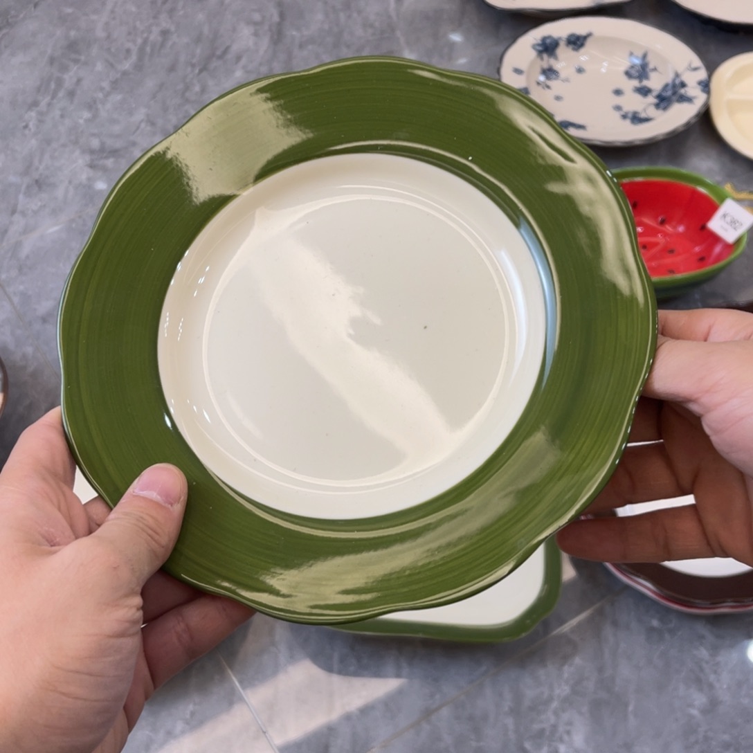 陶瓷微瑕餐具介意勿拍，满18飞！