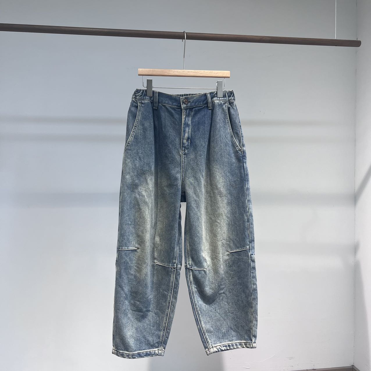 忆古朴拙磨毛重工艺水洗牛仔萝卜裤252511