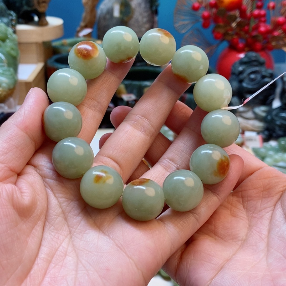 透闪石质玉手串未镶嵌玉*