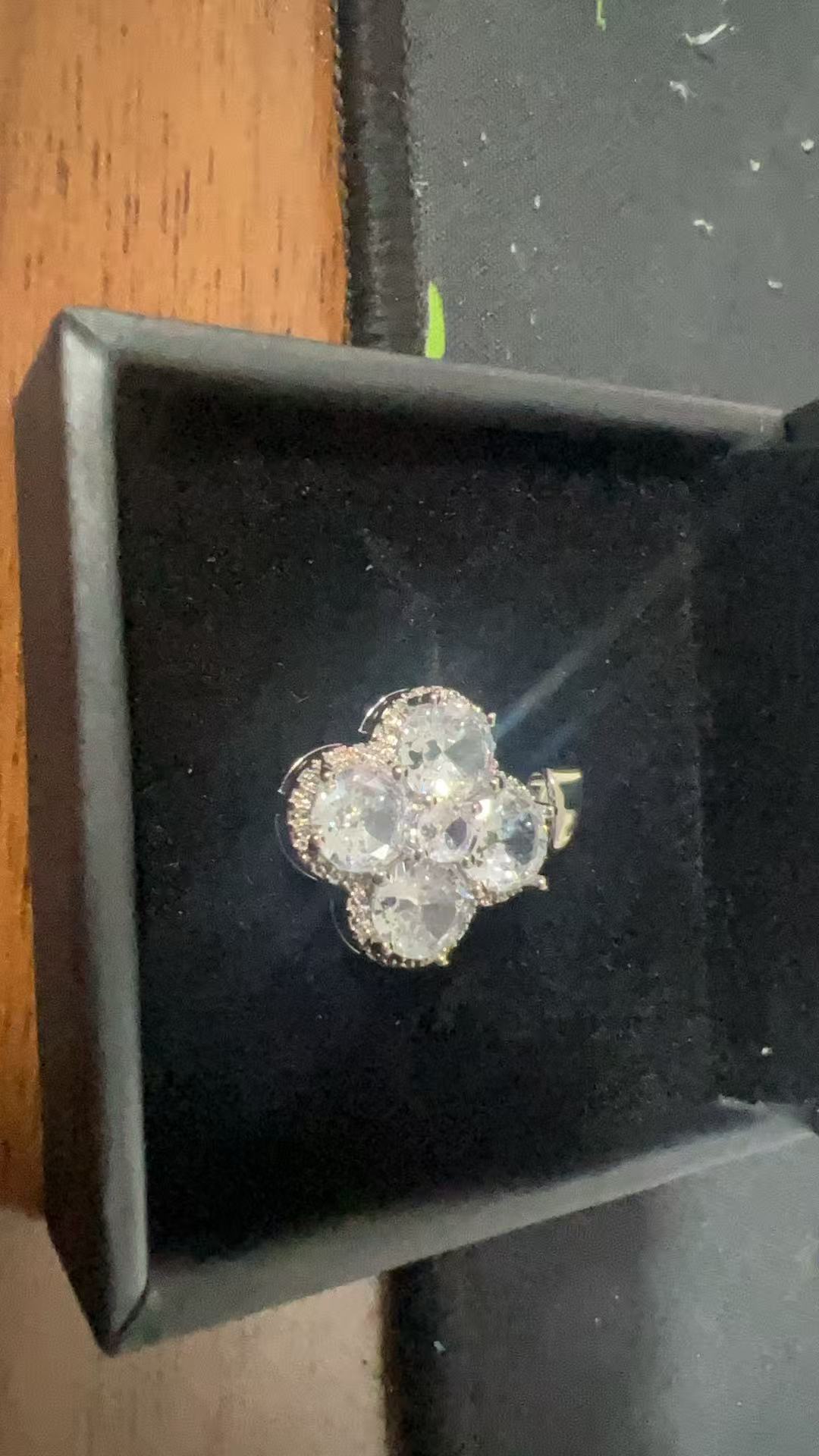 X00时尙轻奢四叶草女款吊坠