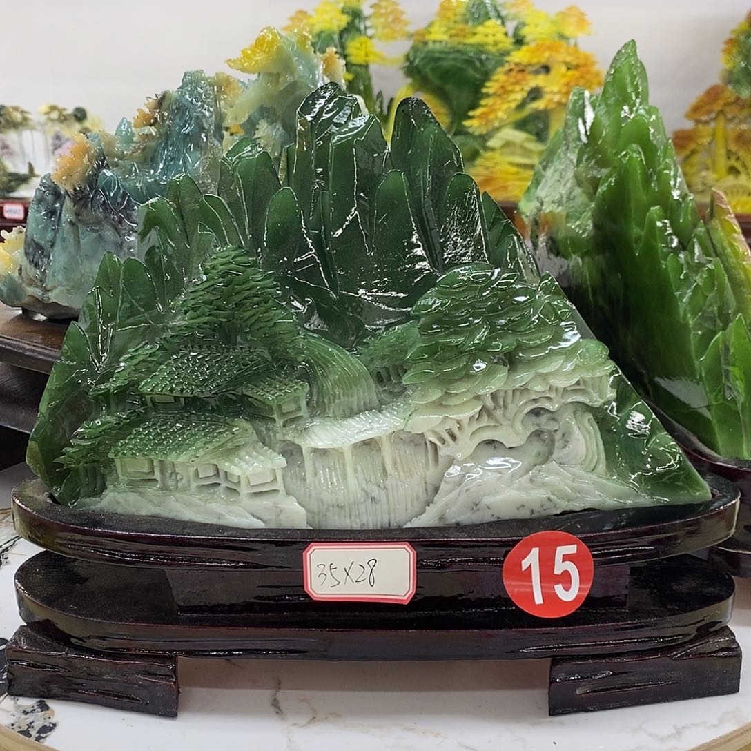 用***8石材手工雕刻工艺精湛