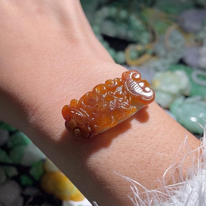 颈饰未镶嵌翡翠天