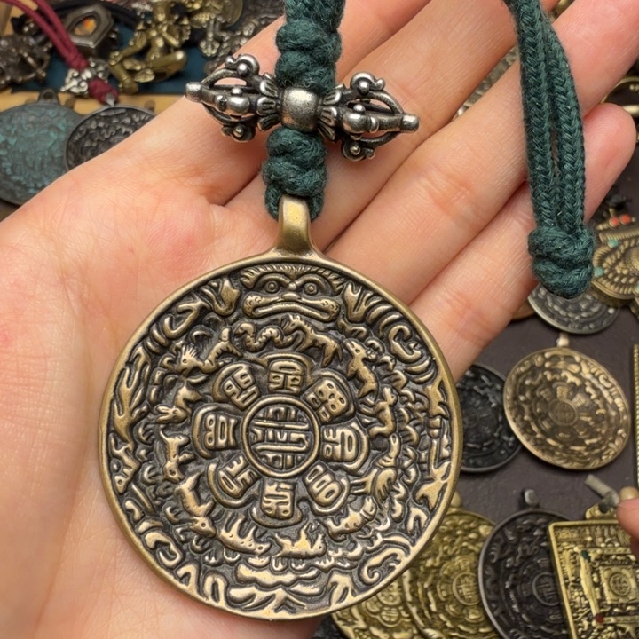 藏传文玩九宫如图