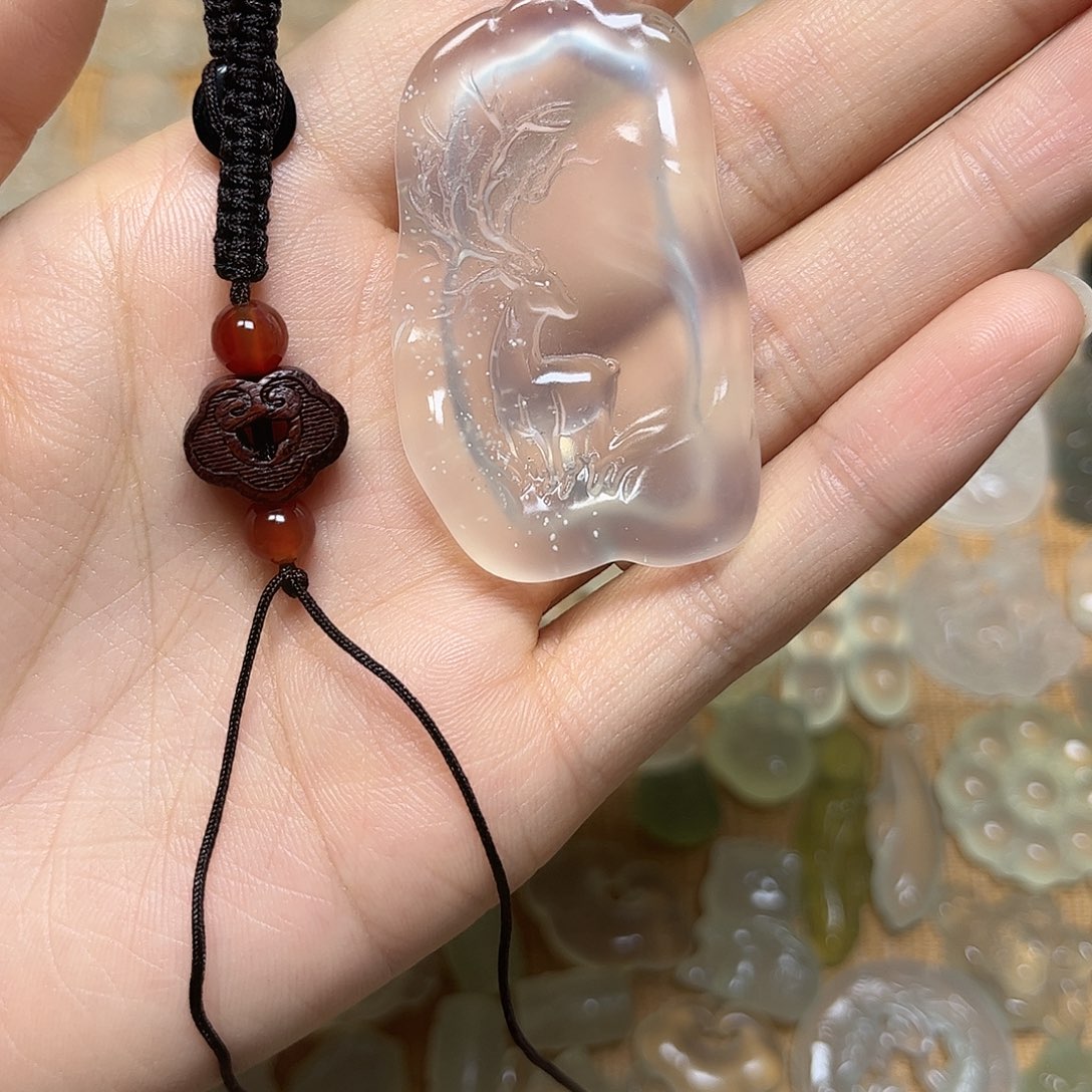 ****࿐岫玉未镶嵌颈饰吊坠