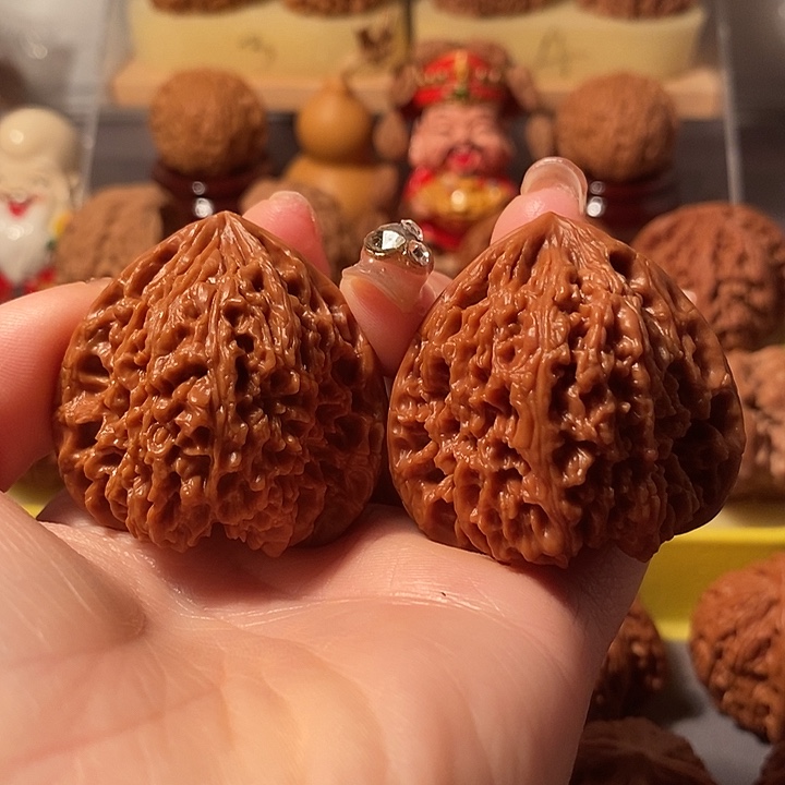 文玩核桃吊坠42凹底三角南疆