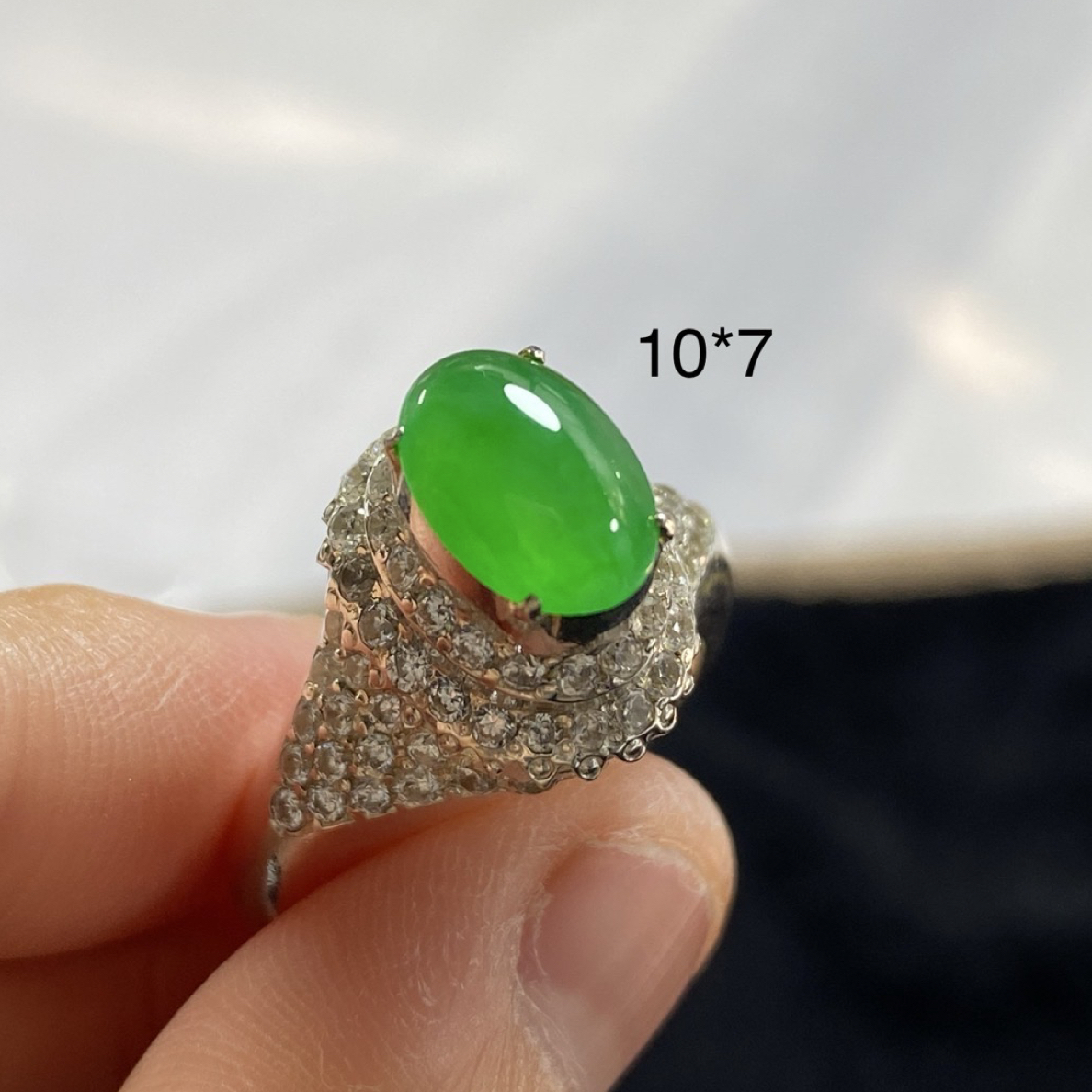 缅甸天然翡翠a货铜托镶嵌