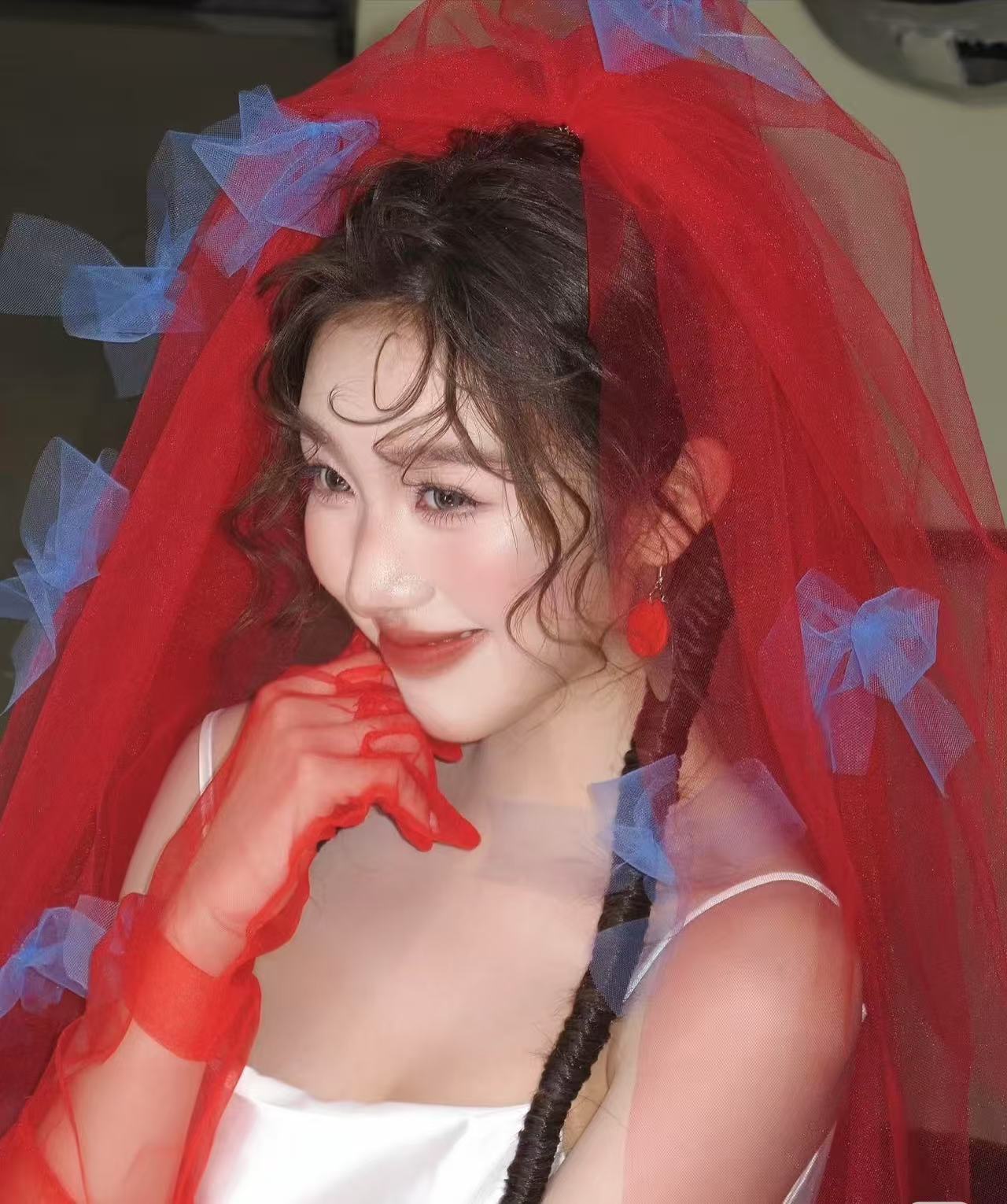 硬纱可爱风软纱半透网格多层头纱红盖头结婚新娘时尚红色古装古风