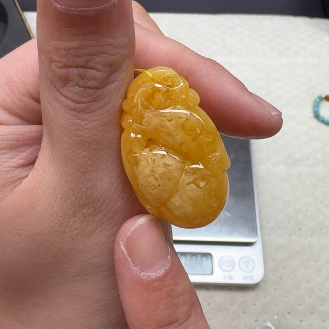 琥珀未镶嵌珠宝奇石585