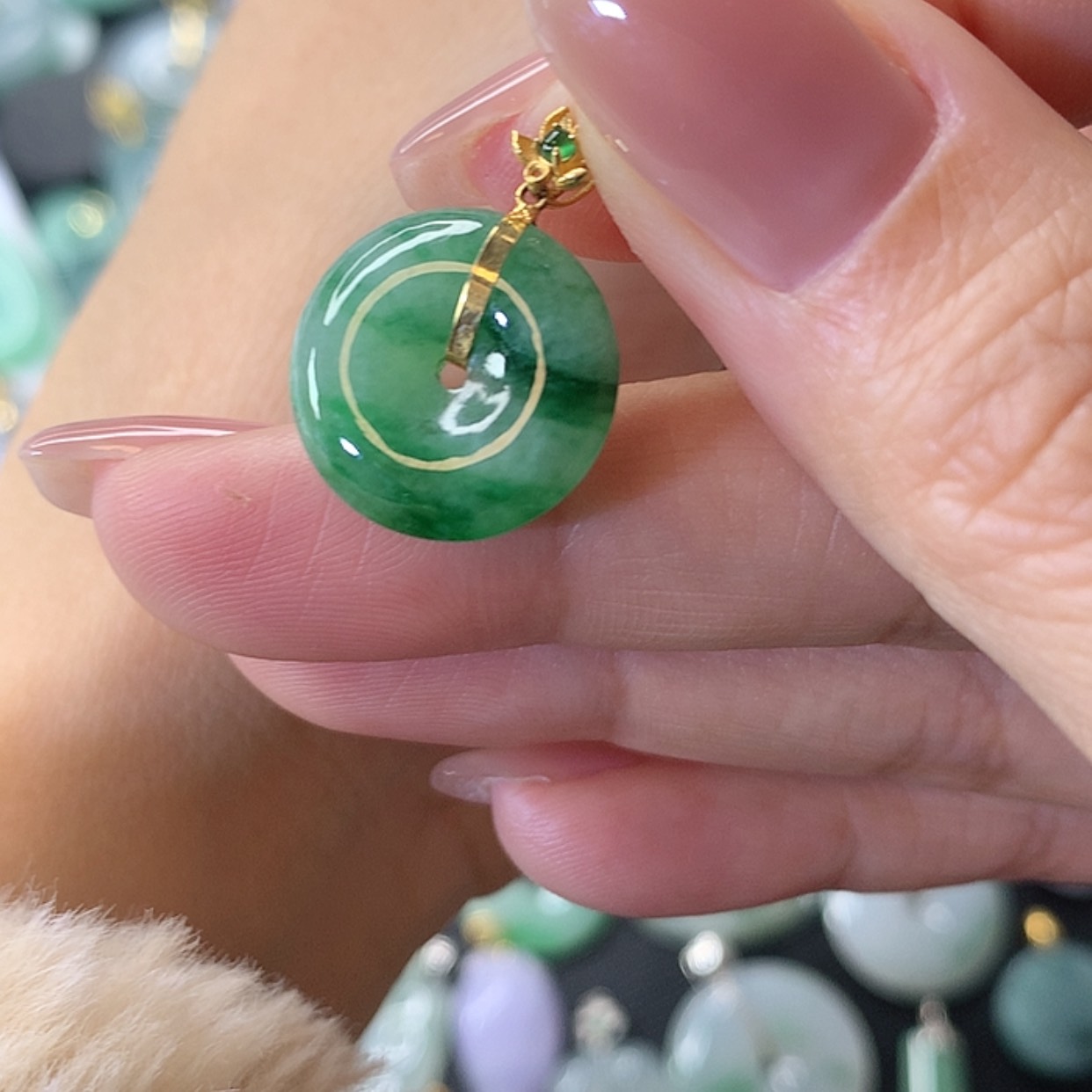 【闪购商品】翡翠吊坠(赠链)18K金镶嵌