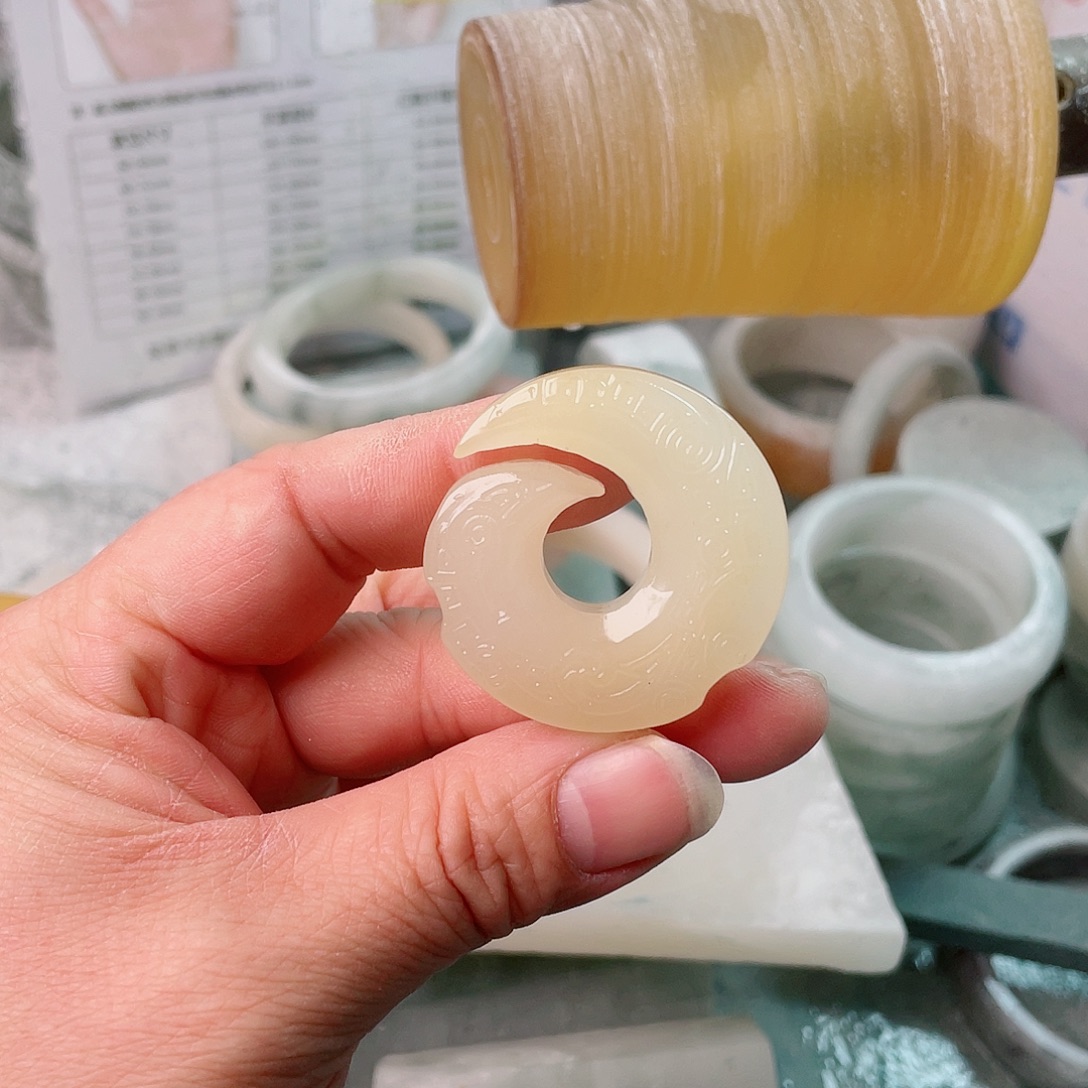 靖***祺定制石英质玉（天山翠）