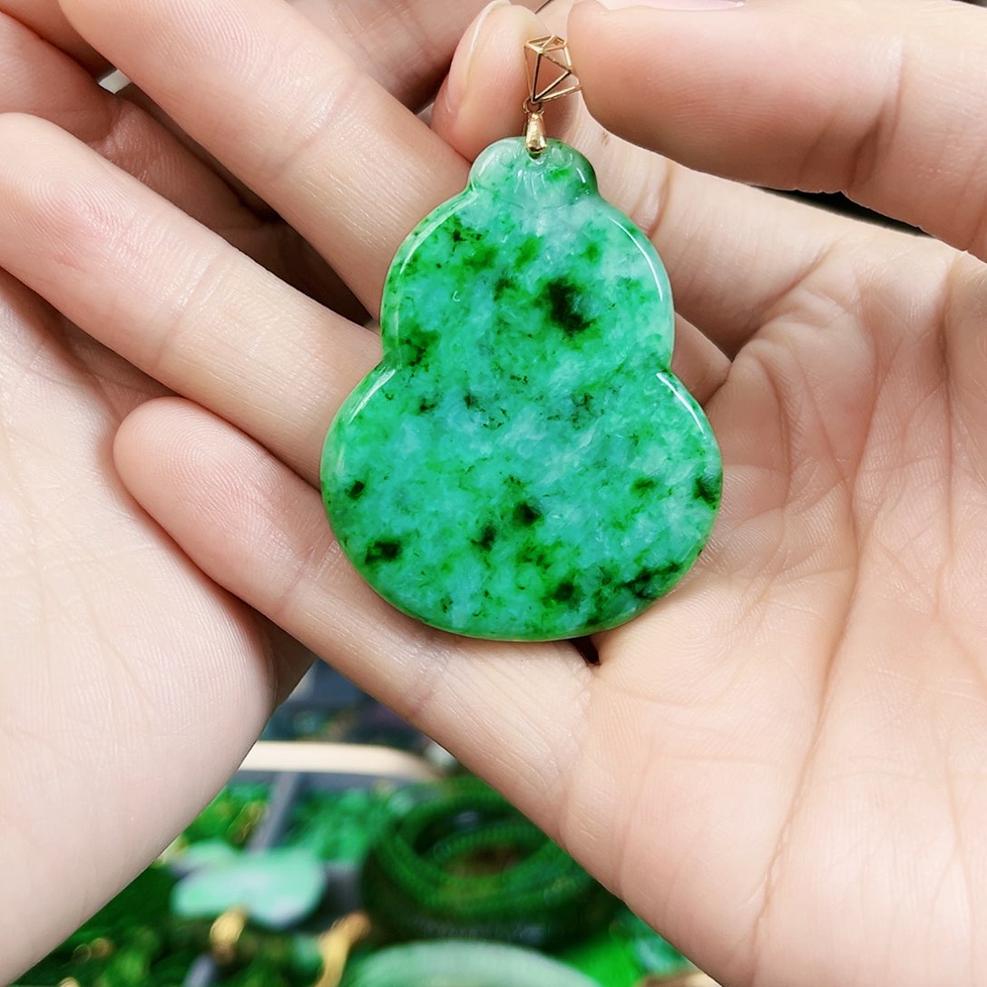 翡翠颈饰18K金镶嵌吊坠