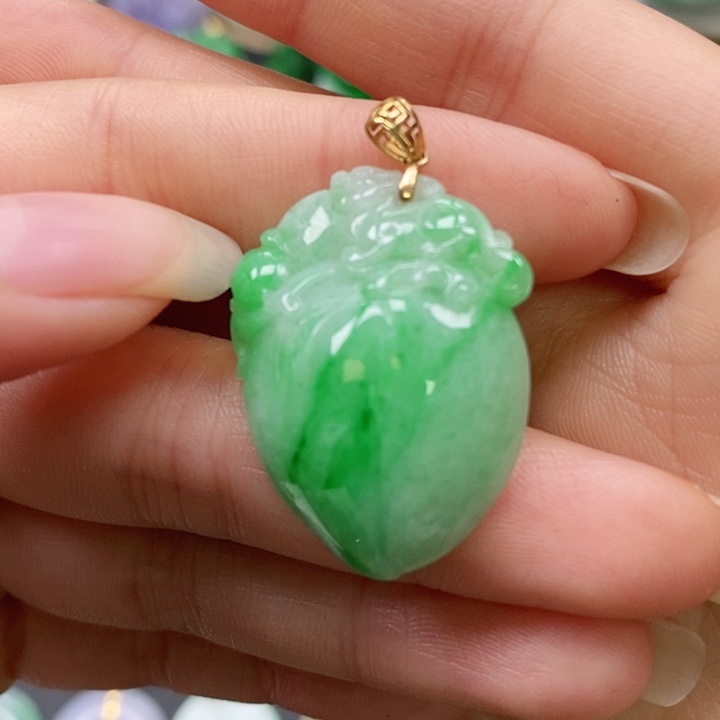 翡翠未镶嵌颈饰吊坠