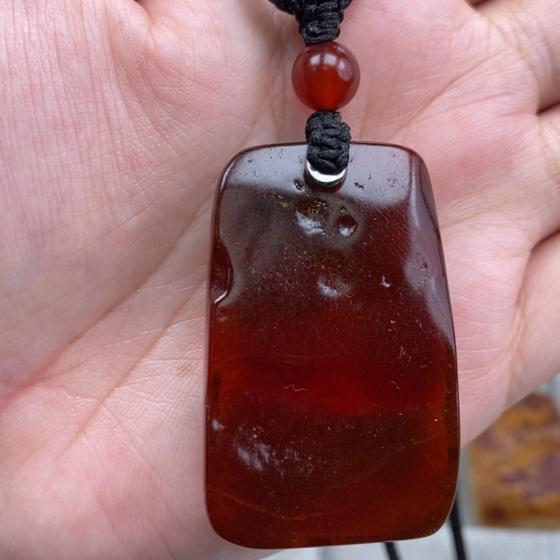琥珀吊坠(赠链)未镶嵌