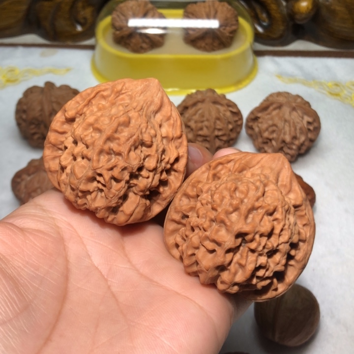 文玩核桃46尺官帽
