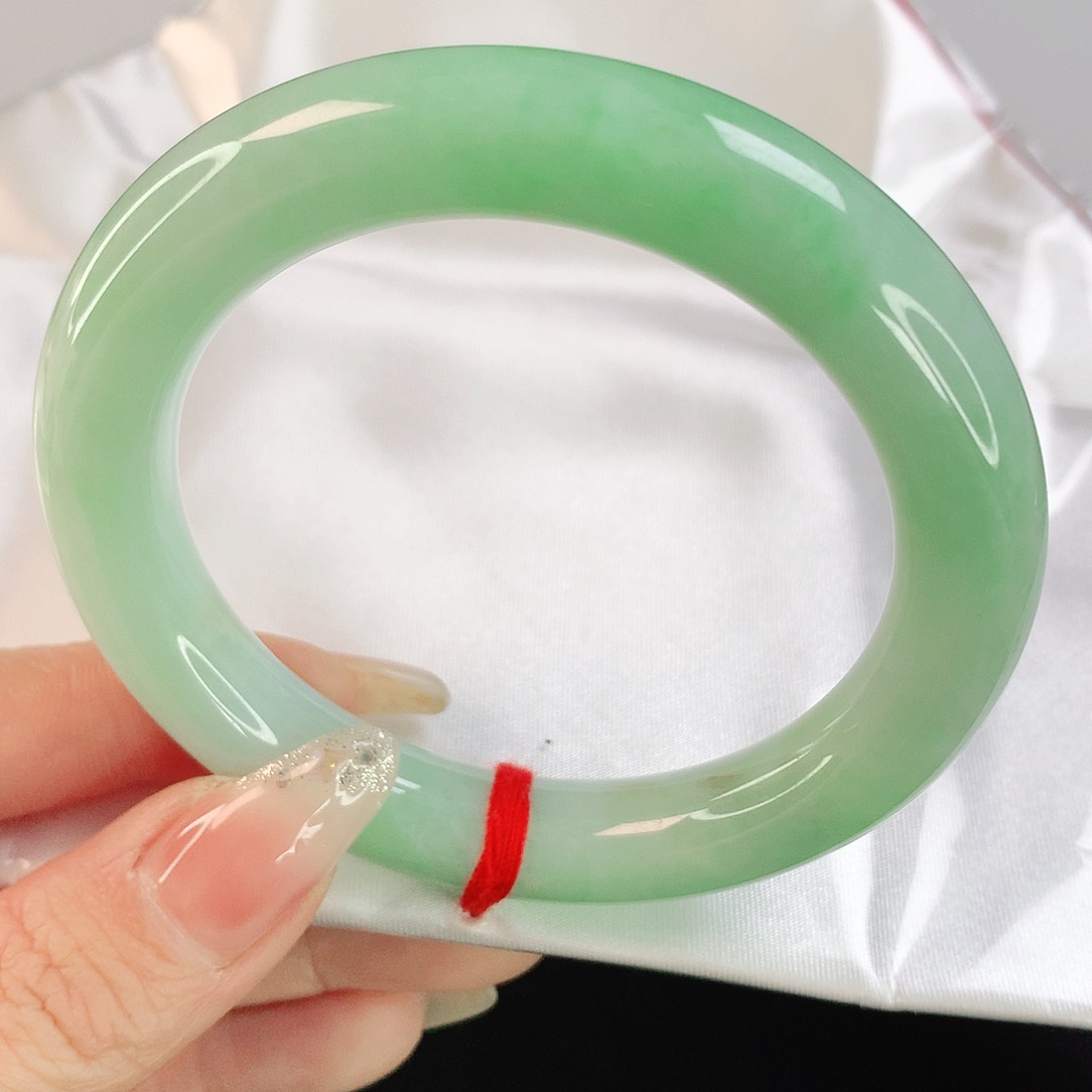 翡翠手镯未镶嵌54.2圈口