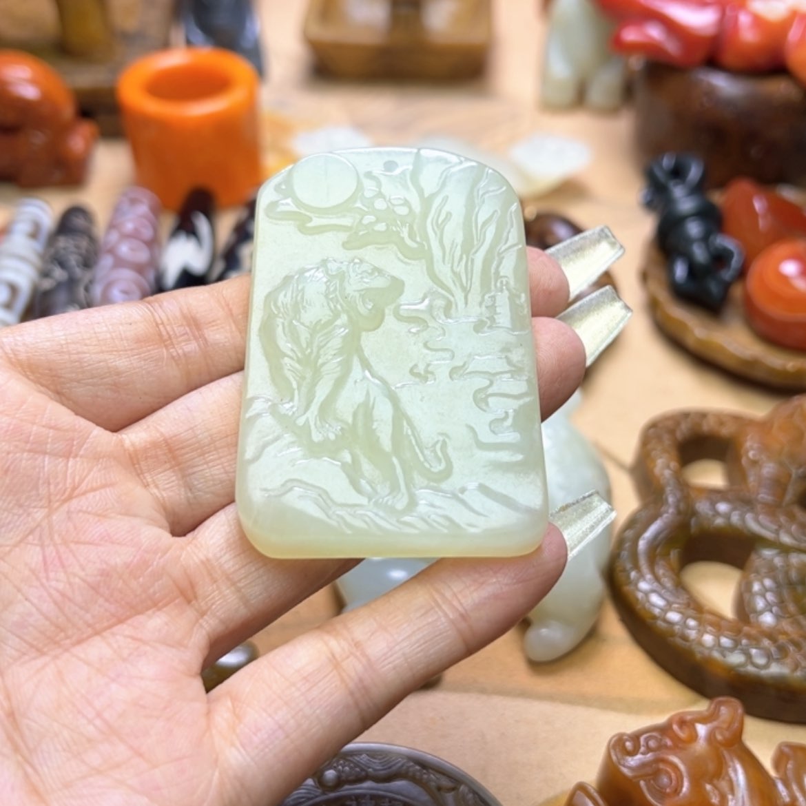 【闪购商品】蛇纹石玉颈饰未镶嵌