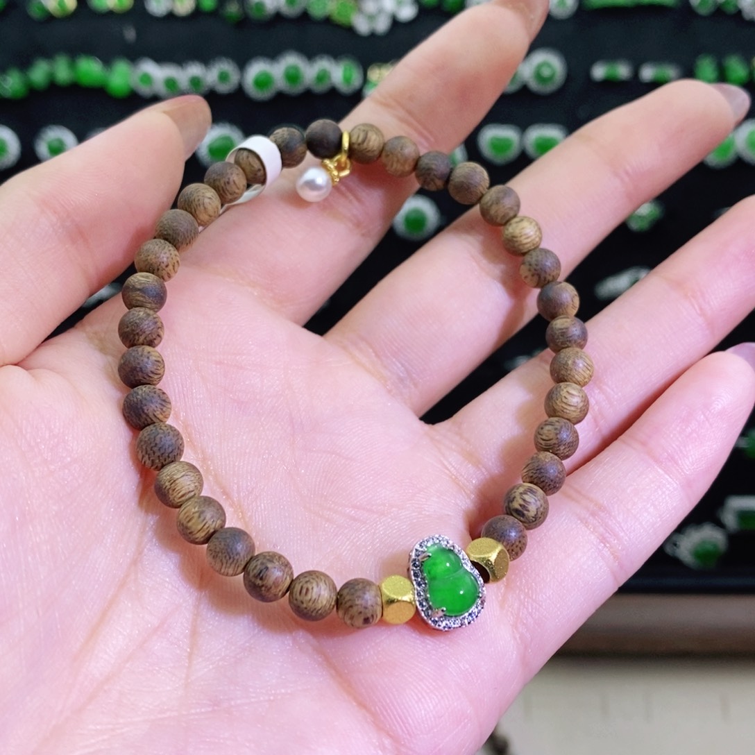 手串未镶嵌沉香翡翠