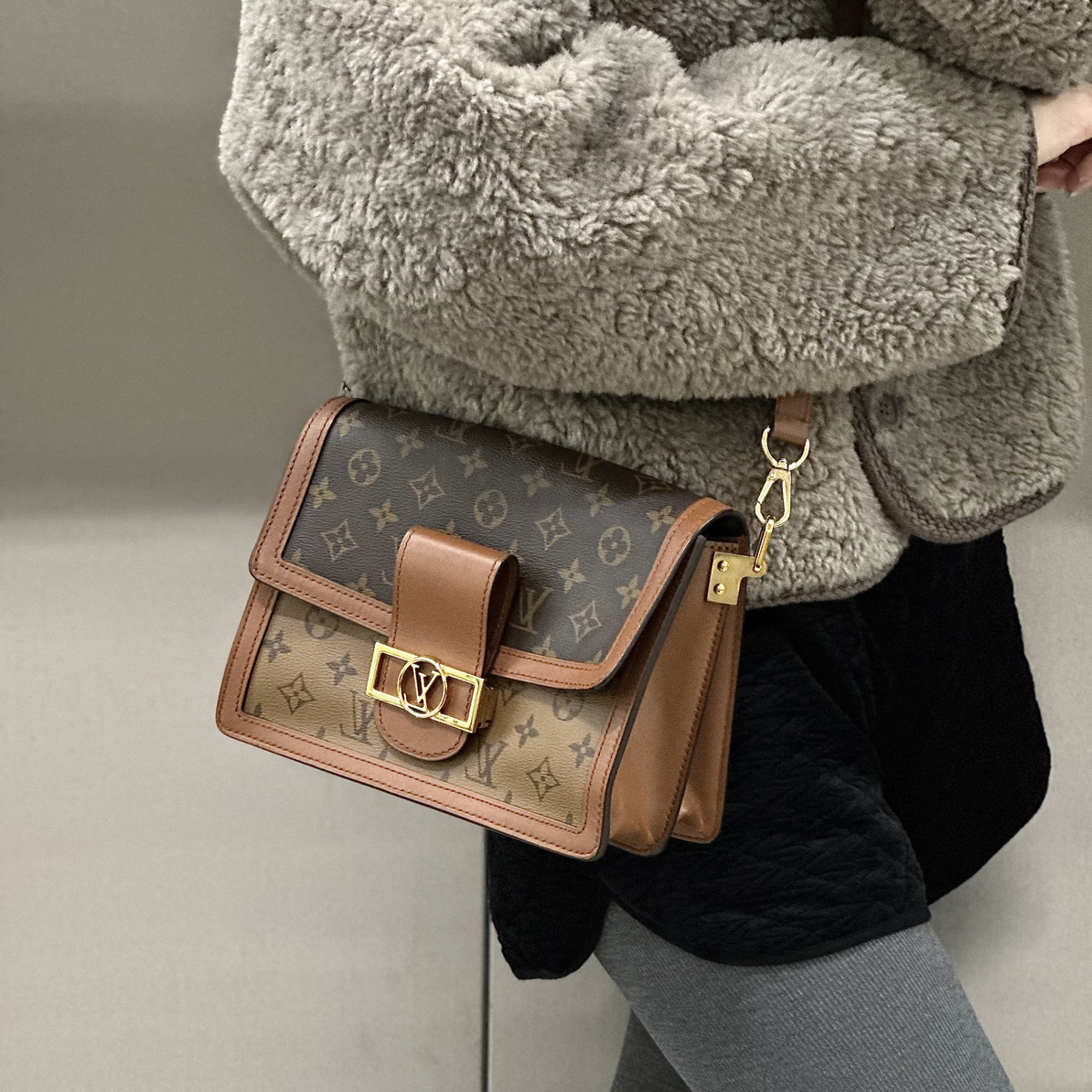 95新 LouisVuitton/路易威登 达芙妮中号单肩斜挎包