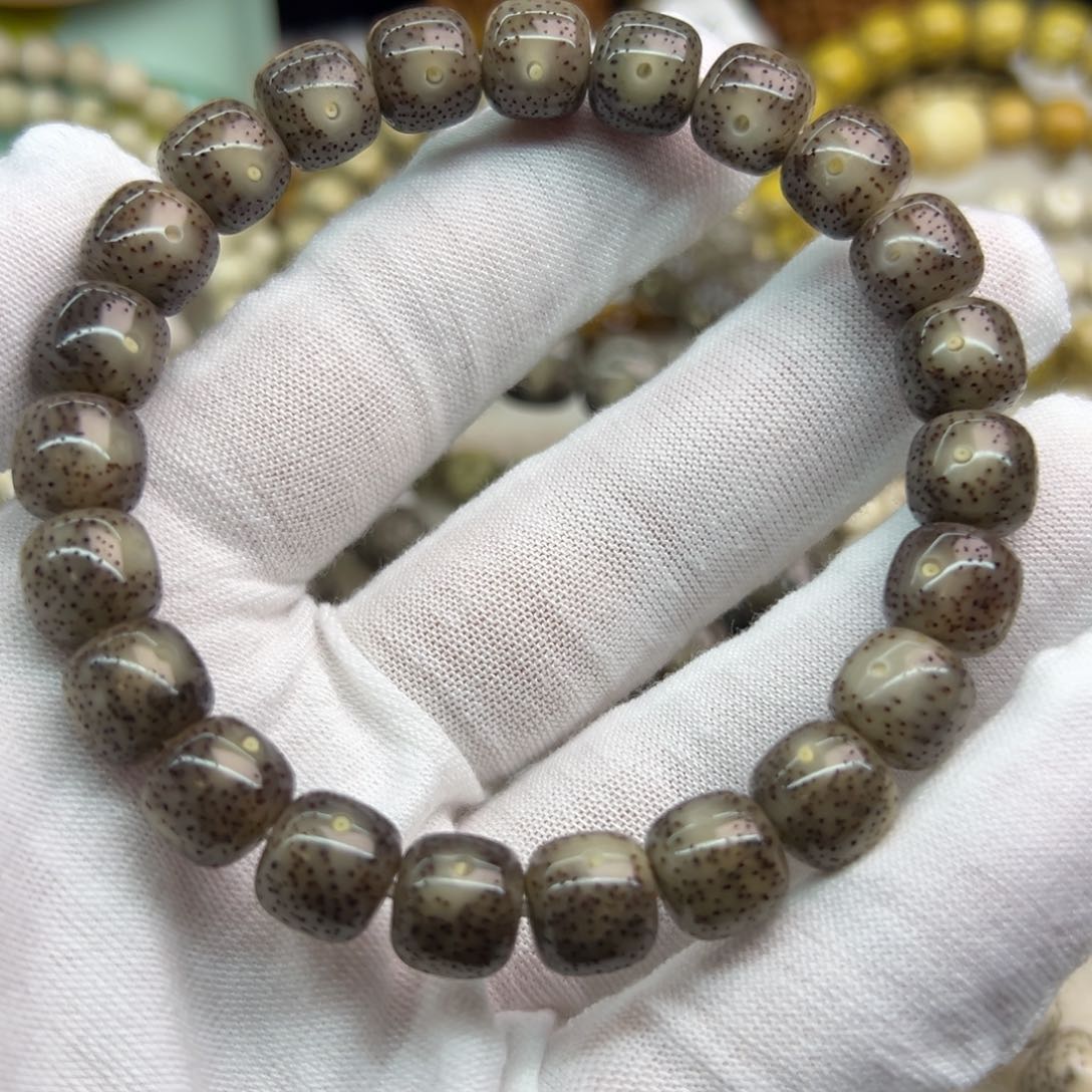 星月菩提手串好***?星月黑冰10/9