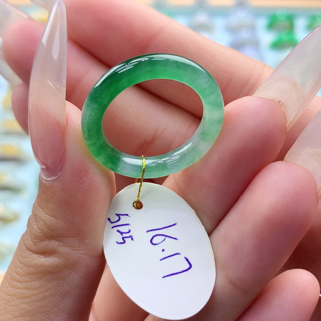 翡翠戒指未镶嵌16-17圈