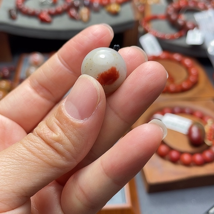 未镶嵌单珠16+多样性发1南红玛瑙