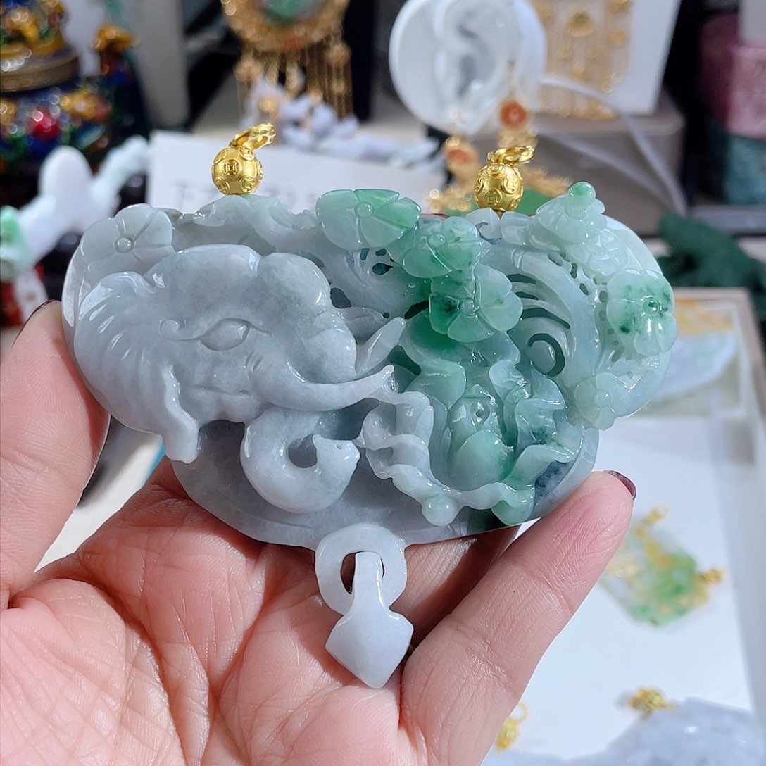 翡翠颈饰未镶嵌翡翠大象锁