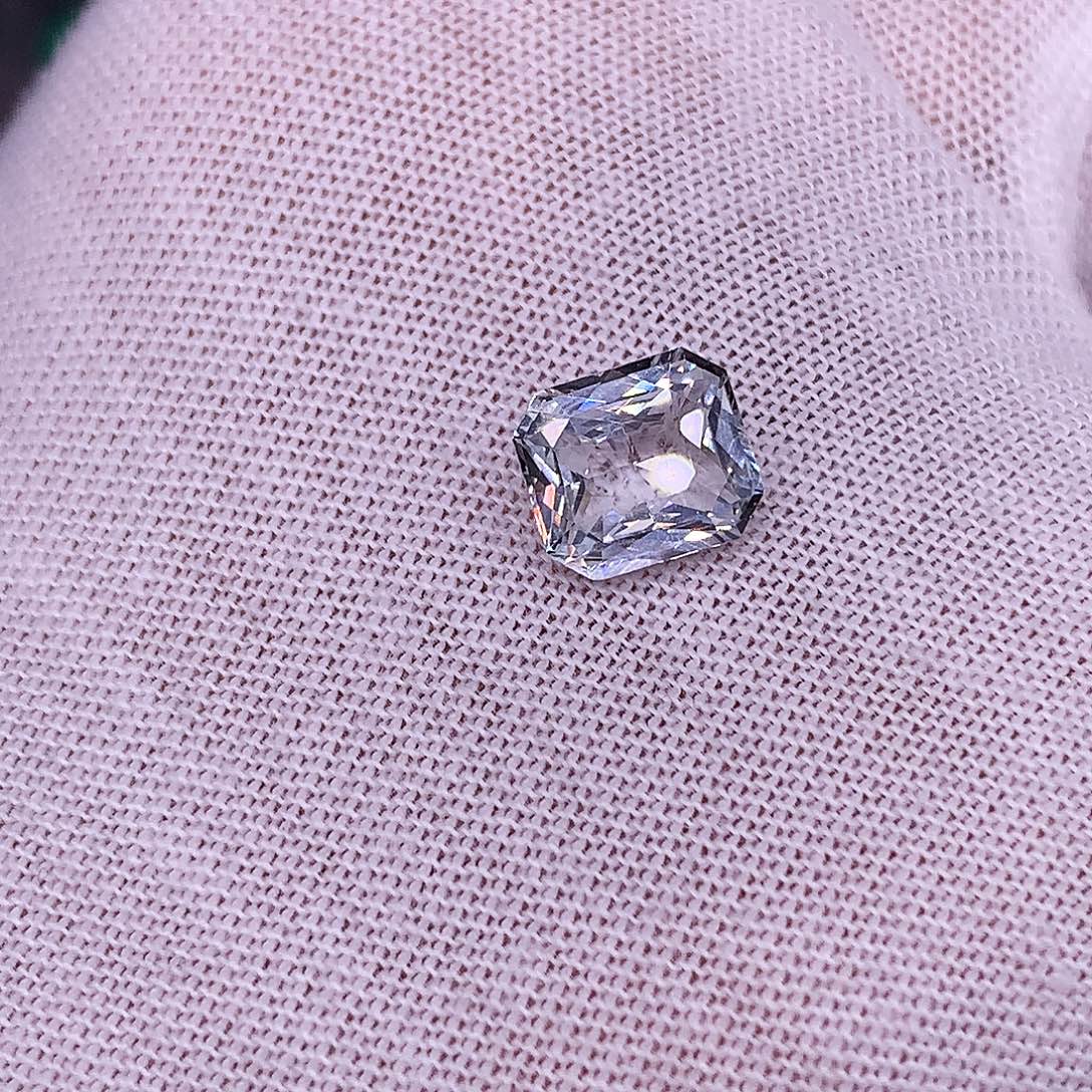 彩色蓝宝石裸石9987889965