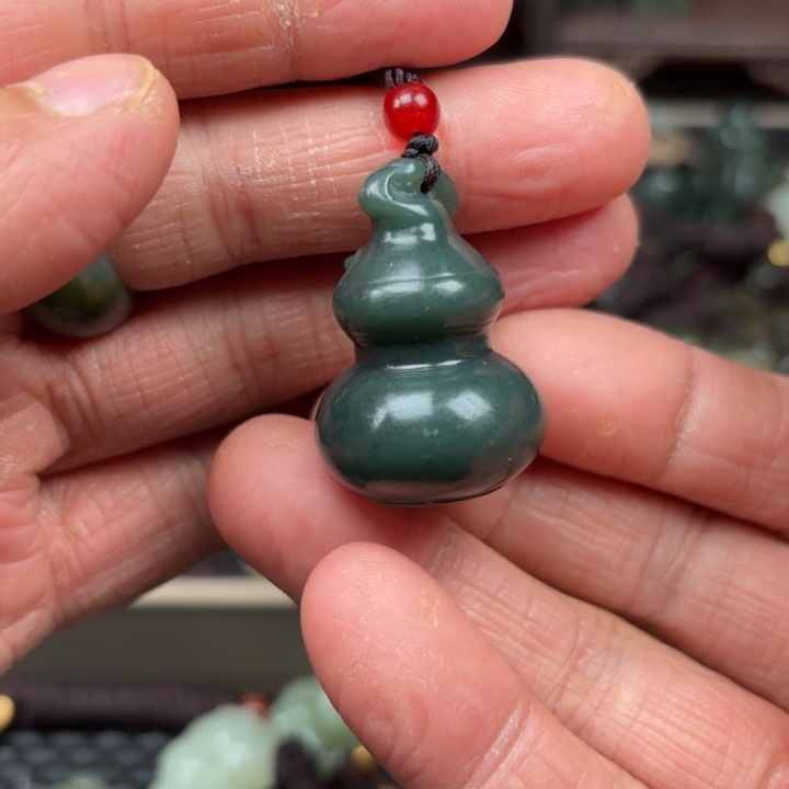 和田玉吊坠未镶嵌