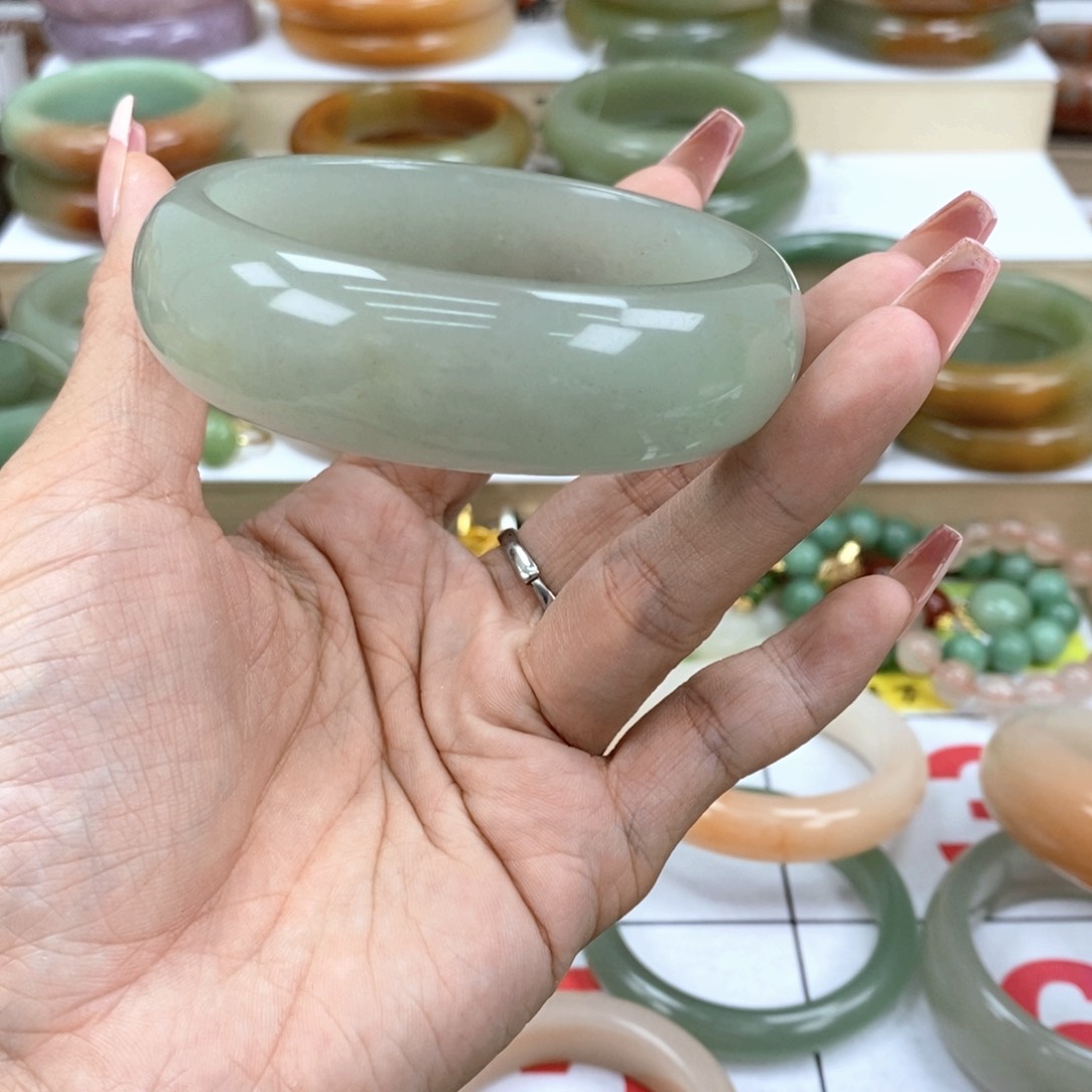 石英质玉手镯未镶嵌岁***淀