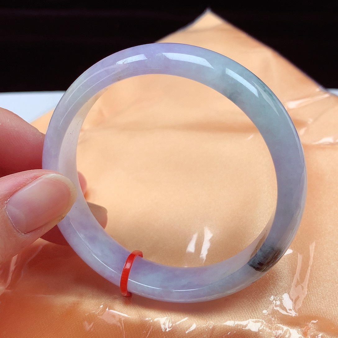 翡翠手镯未镶嵌56圈