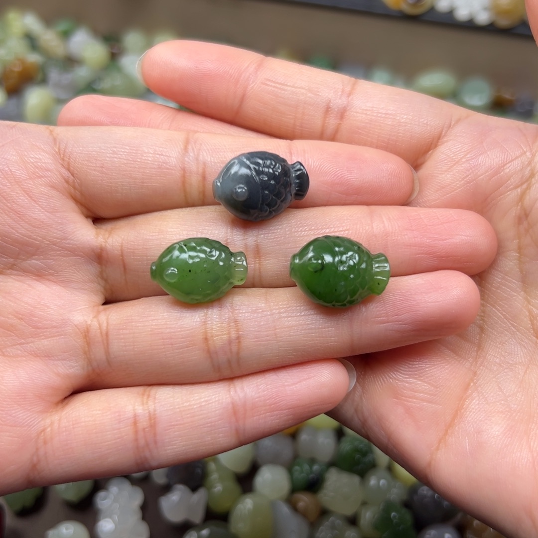 和田玉未镶嵌颈饰98一个多样性发其一