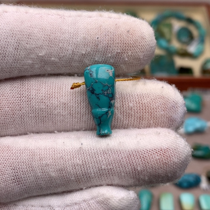 绿松石未镶嵌珠宝奇石