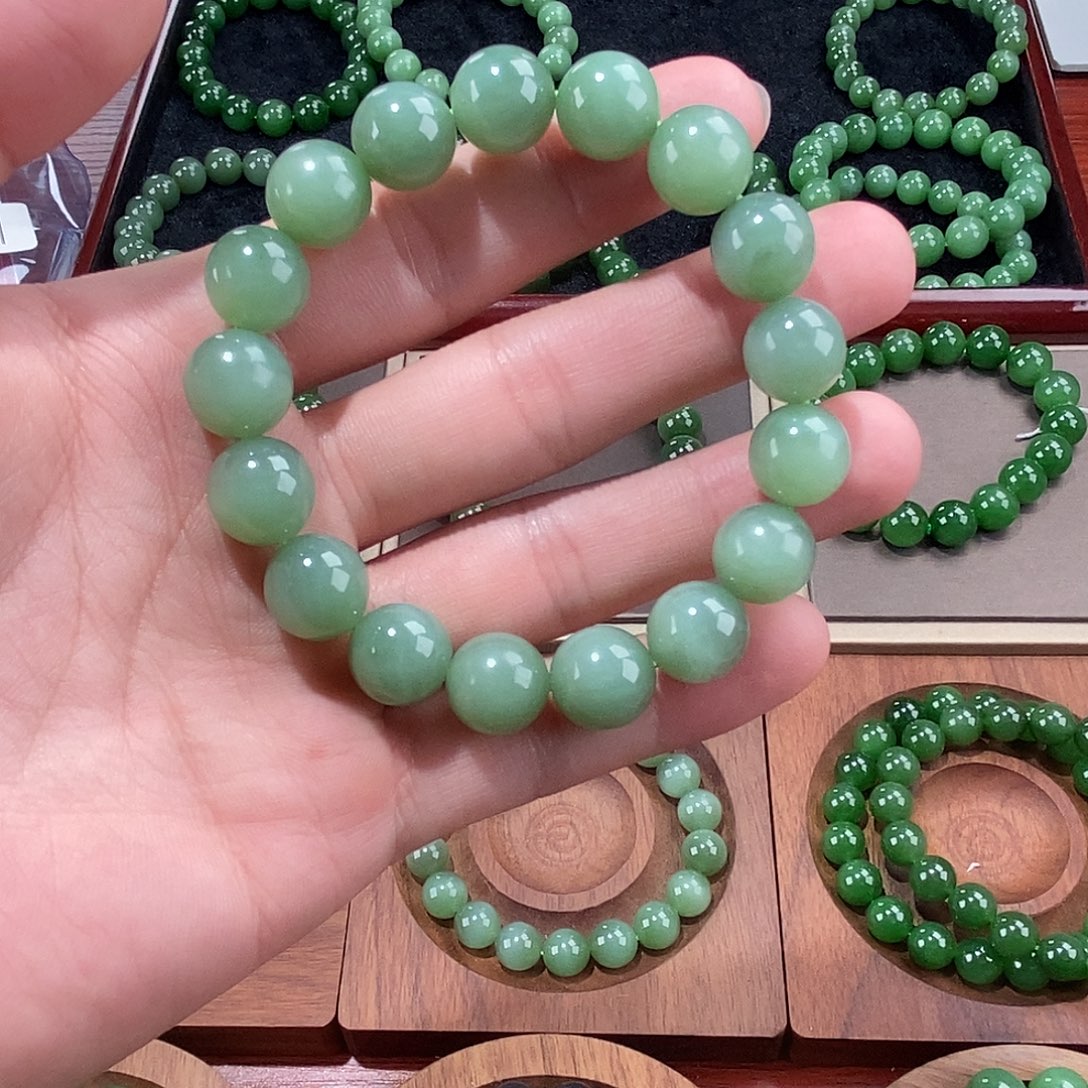手串未镶嵌和田玉（碧玉）俄碧粉青手串2号