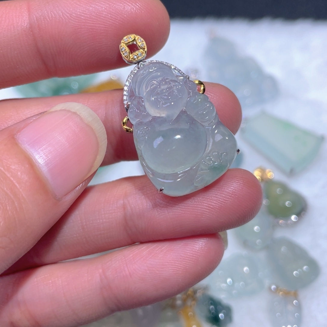 翡翠18K金镶嵌颈饰翡翠