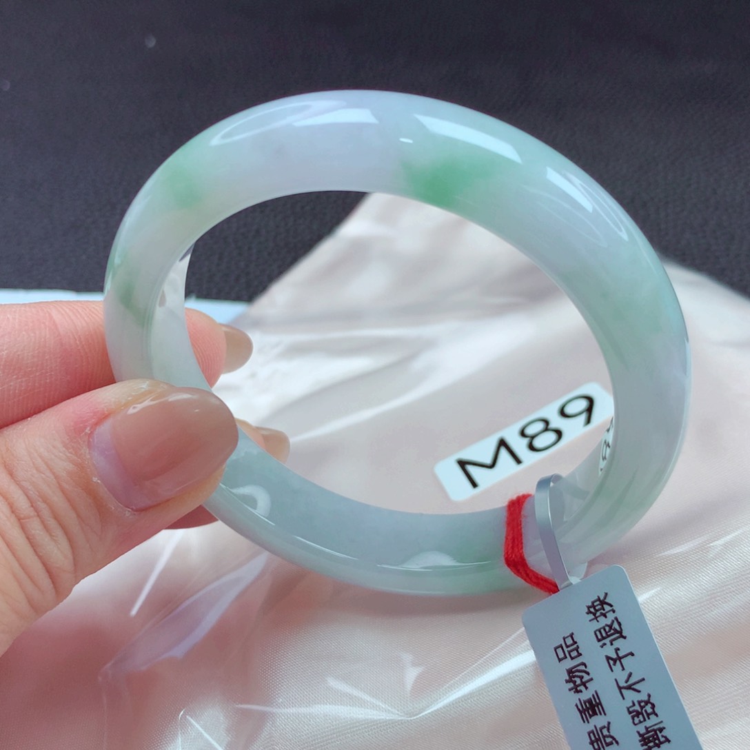 翡翠手镯未镶嵌手镯88